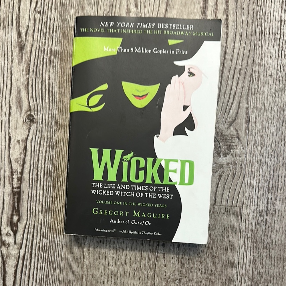 Wicked Book by Gregory Maguire